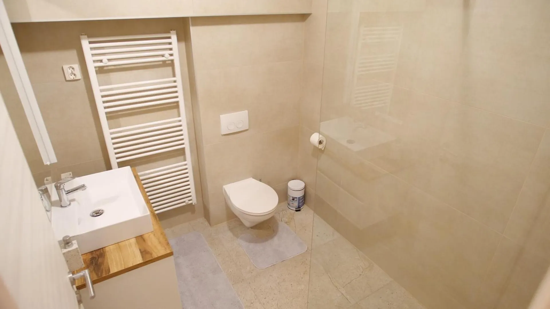 Spacious Apartment With Free Private Parking Pula