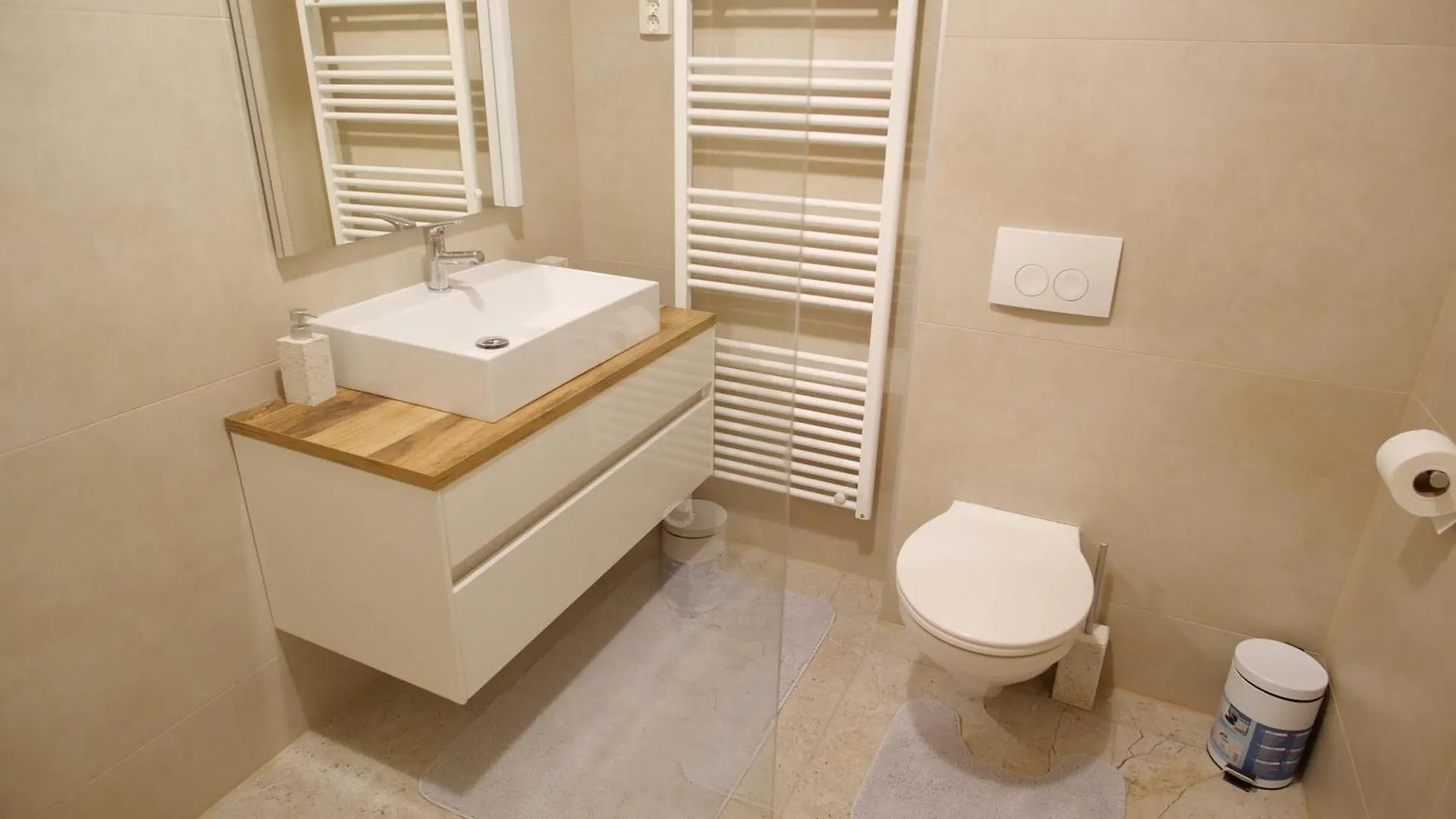 Spacious Apartment With Free Private Parking Pula